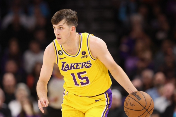 3500万续约赌局！里夫斯东契奇适配度成湖人生死考题，挡拆默契藏答案